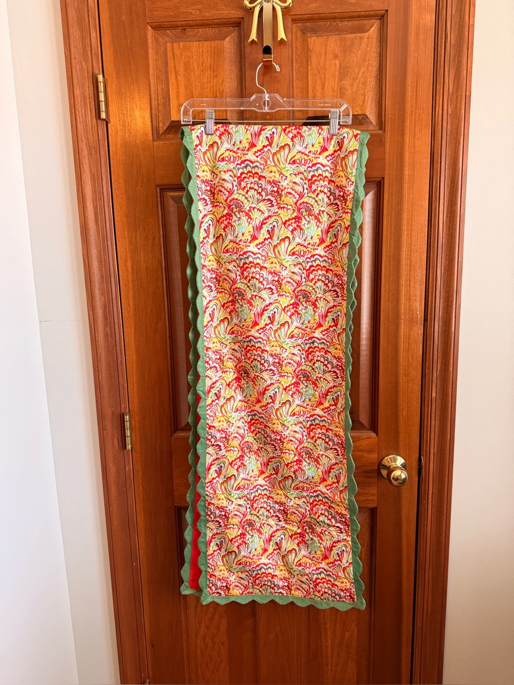 Sam Mackenzie Reversible Table Runner 16x90 Red Green Paisley Scalloped Cotton